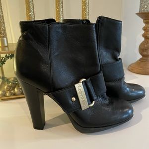 Calvin Klein Booty 👢